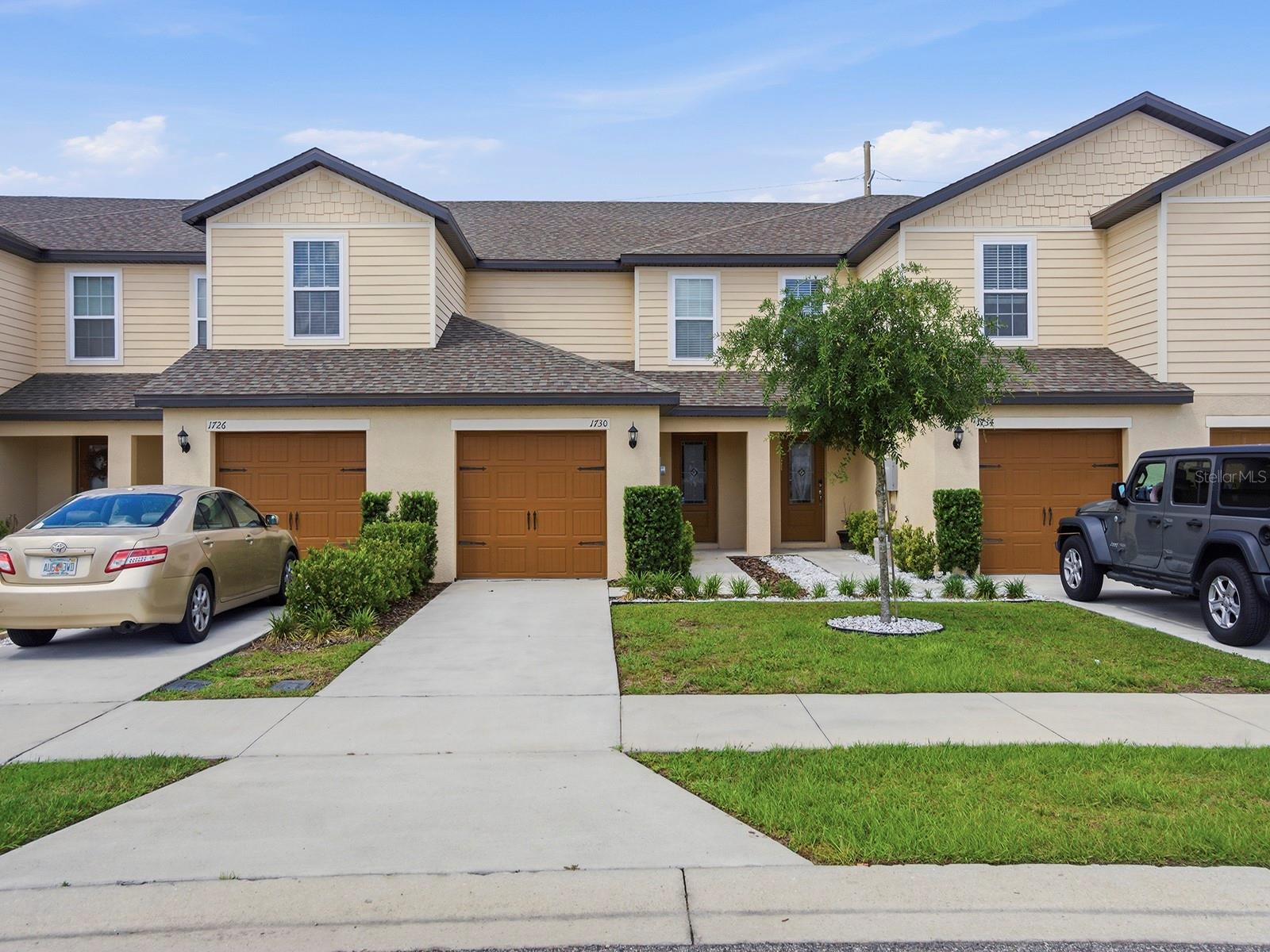 Single Family Residence in TAVARES, FL - Daniel Dourado