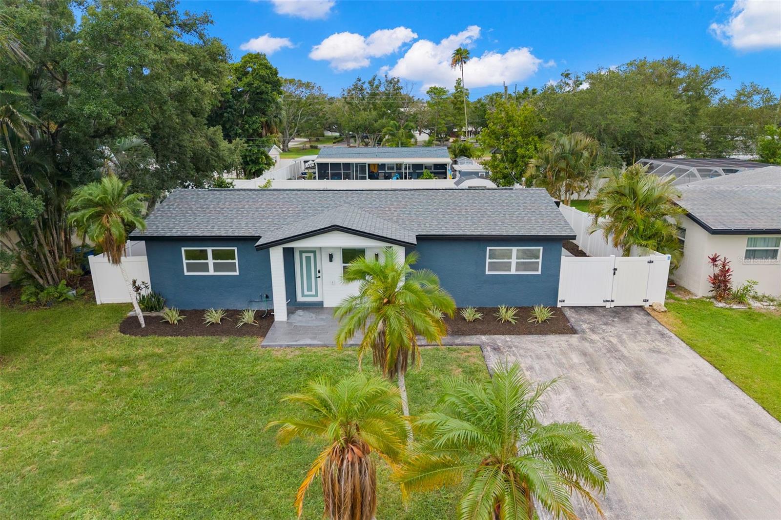 Single Family Residence em ST PETERSBURG, FL - Daniel Dourado
