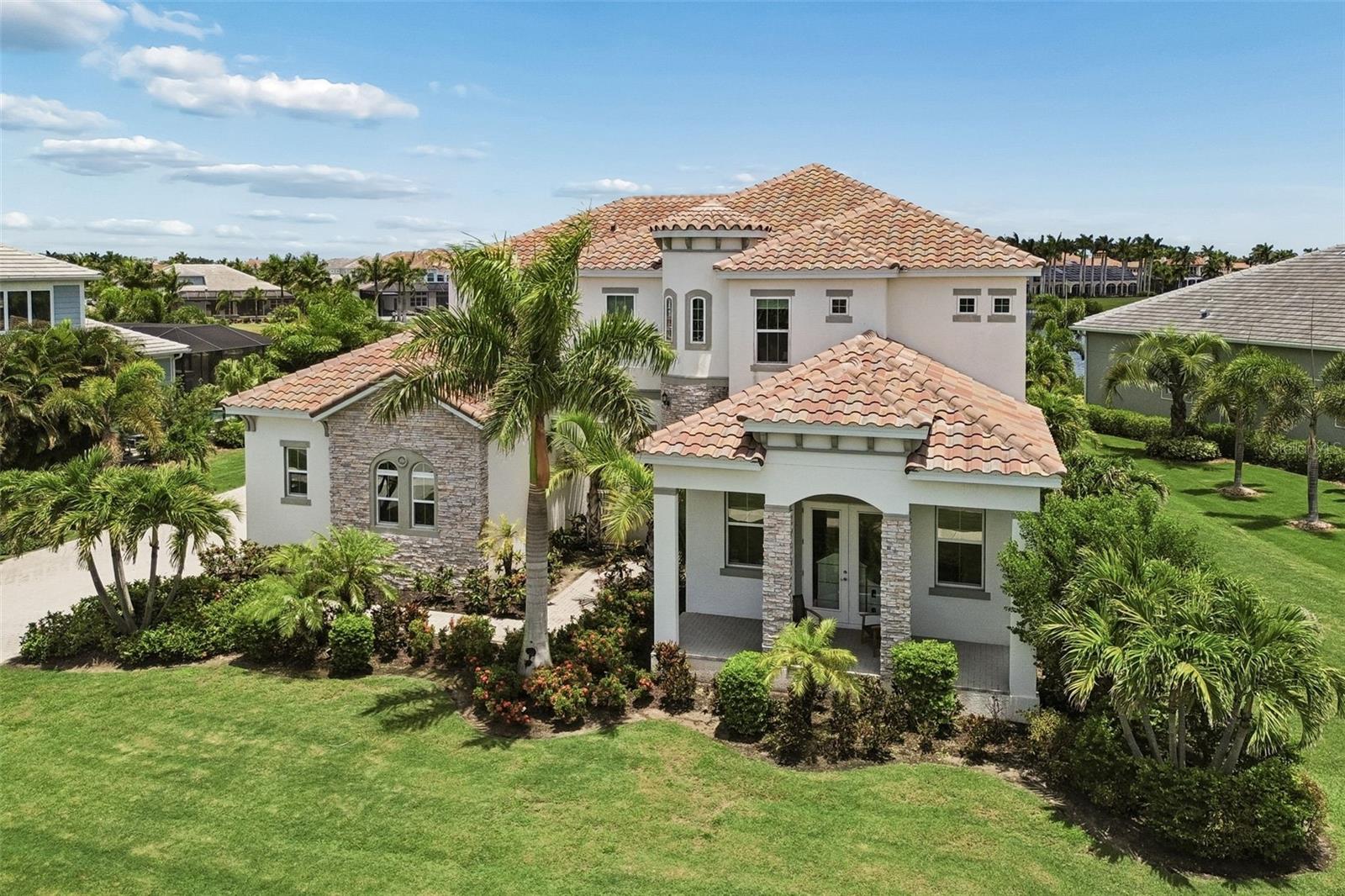 Single Family Residence em APOLLO BEACH, FL - Daniel Dourado