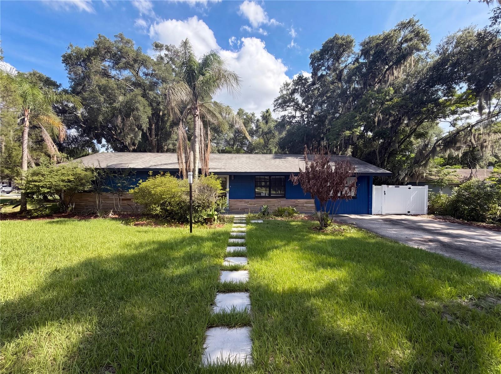 Single Family Residence em DELAND, FL - Daniel Dourado