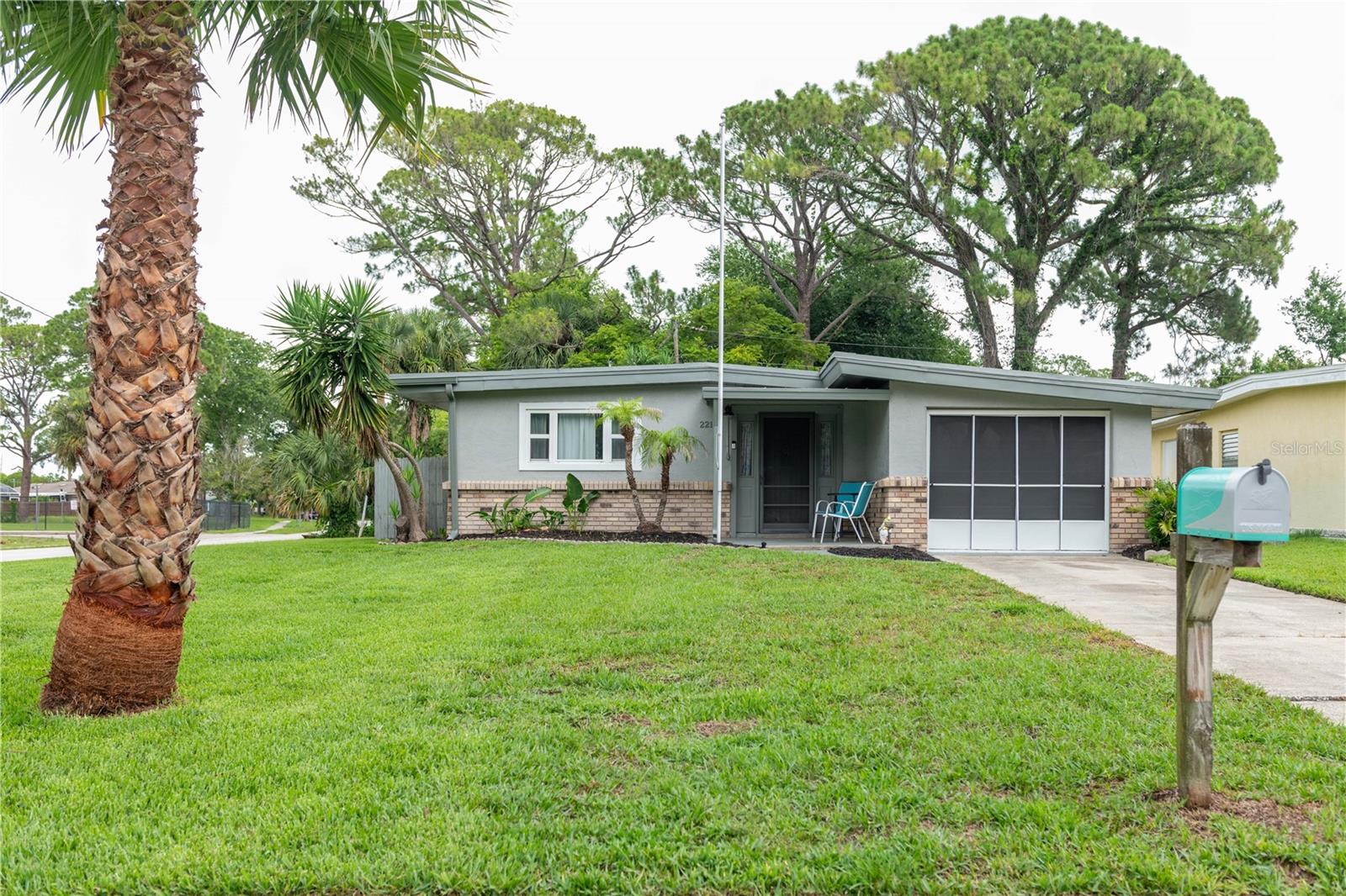 Single Family Residence em SOUTH DAYTONA, FL - Daniel Dourado