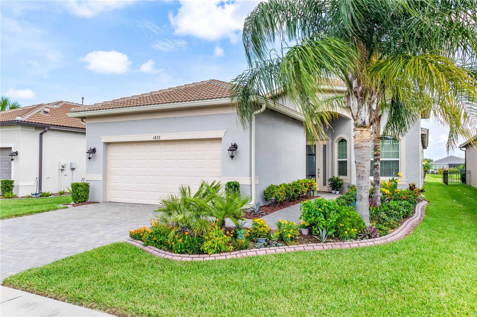 Single Family Residence in WIMAUMA, FL - Daniel Dourado