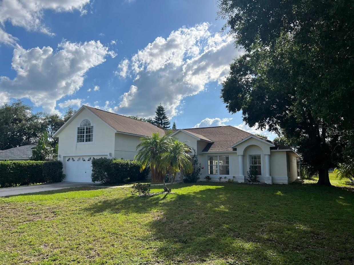 Single Family Residence in DAVENPORT, FL - Daniel Dourado