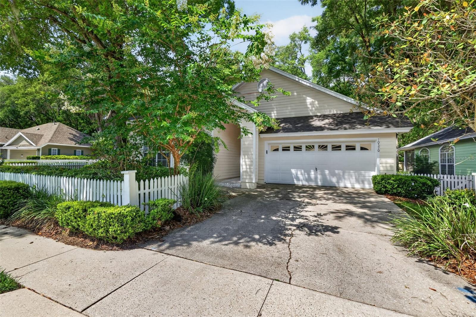 Single Family Residence in GAINESVILLE, FL - Daniel Dourado