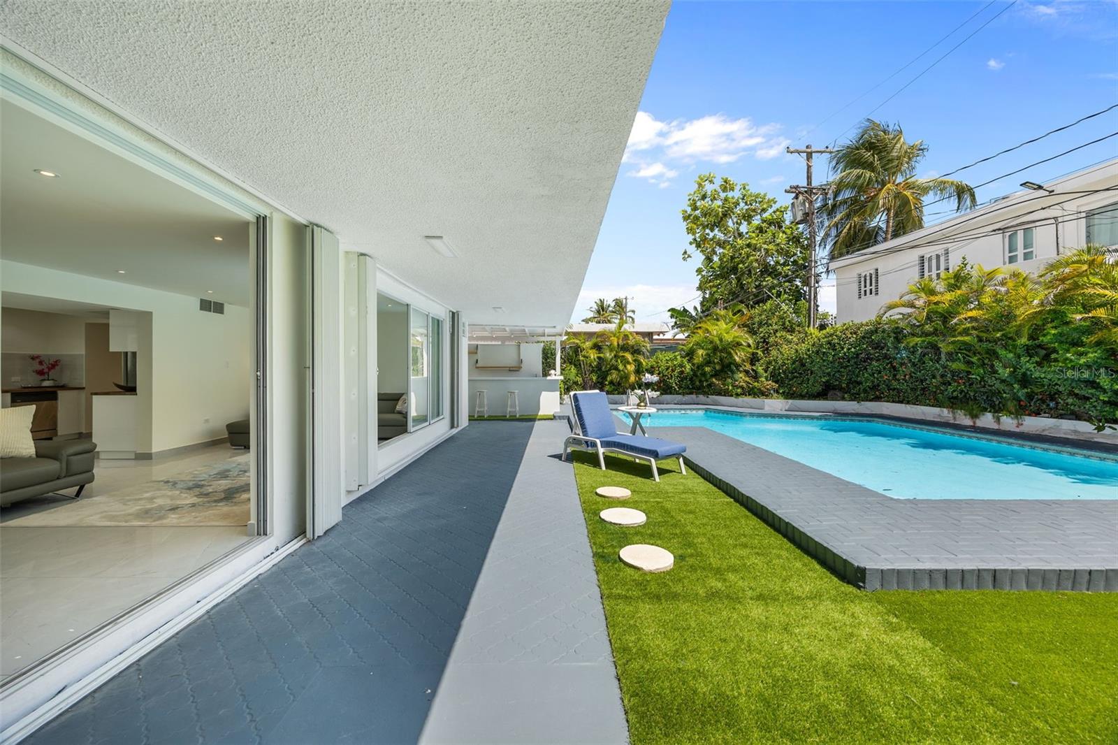 Single Family Residence em CAROLINA, PR - Daniel Dourado