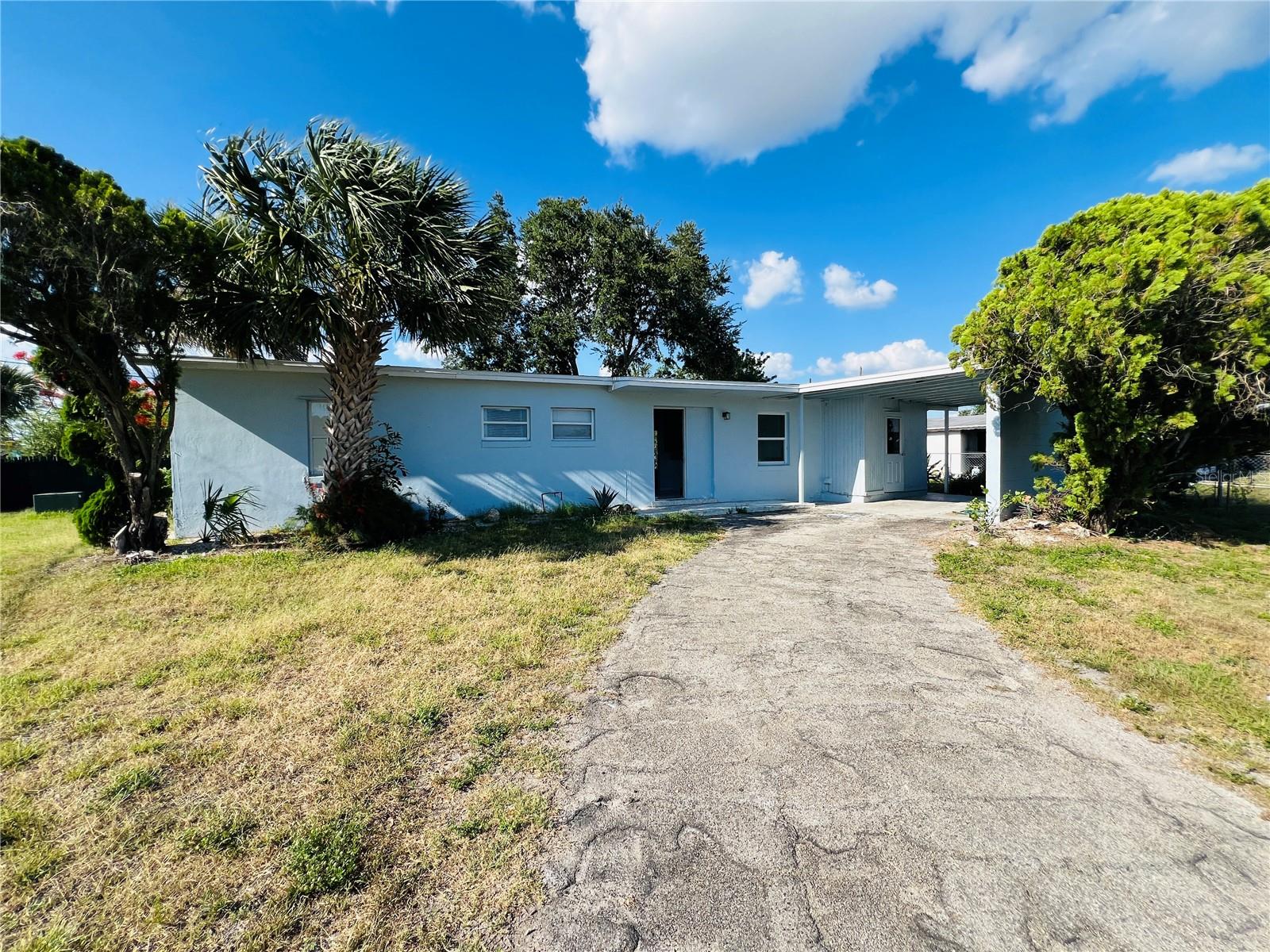 Single Family Residence in PORT CHARLOTTE, FL - Daniel Dourado