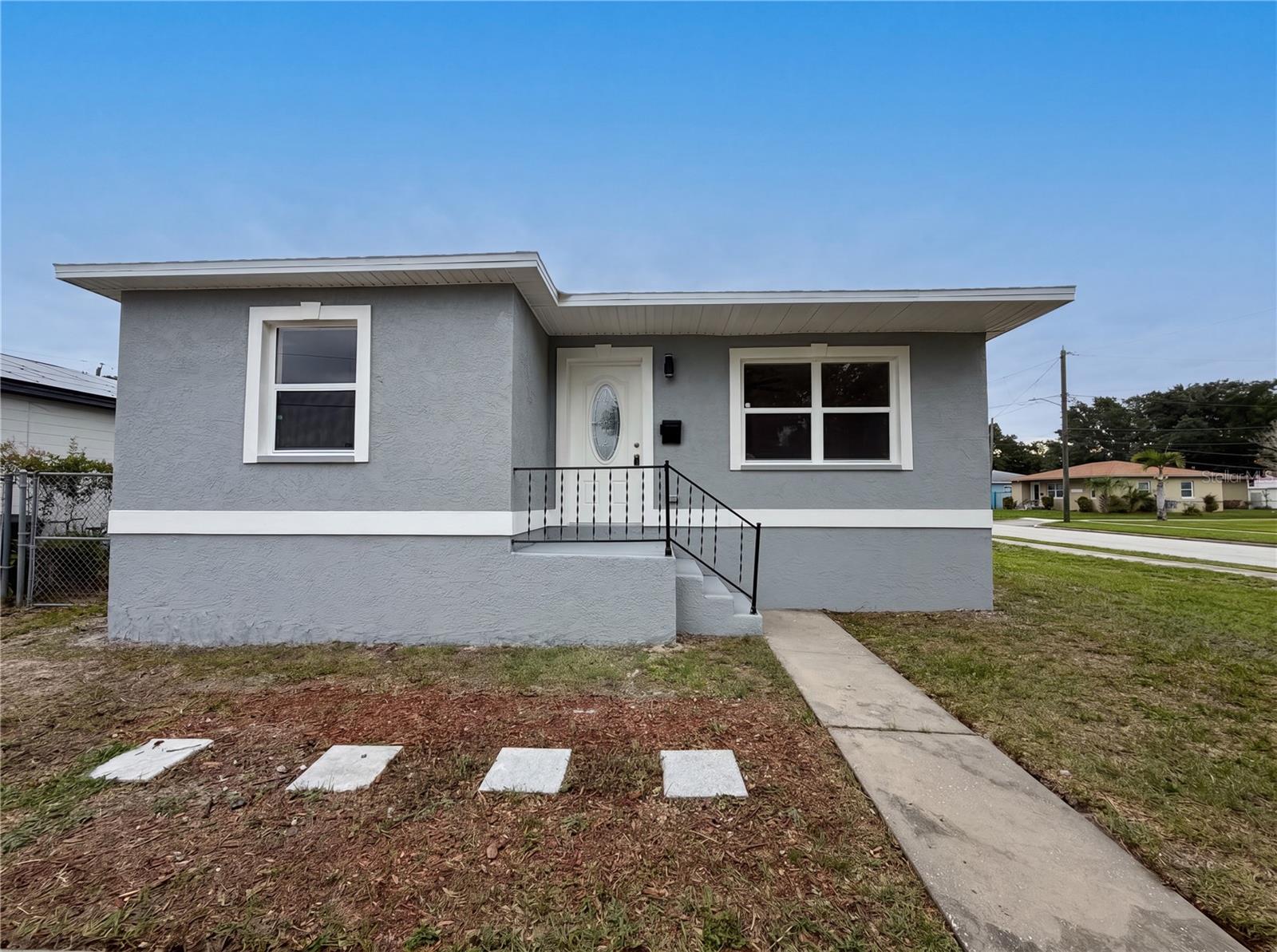 Single Family Residence em ST PETERSBURG, FL - Daniel Dourado