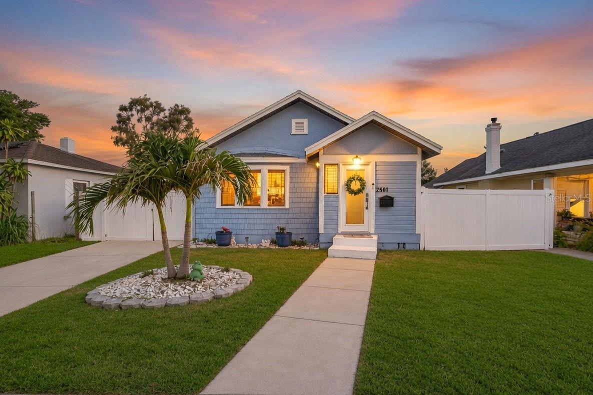 Single Family Residence em ST PETERSBURG, FL - Daniel Dourado