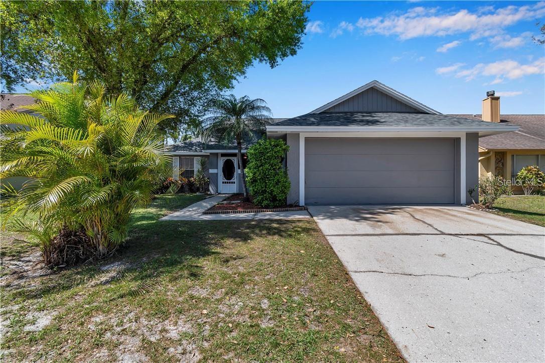 Single Family Residence in TAMPA, FL - Daniel Dourado