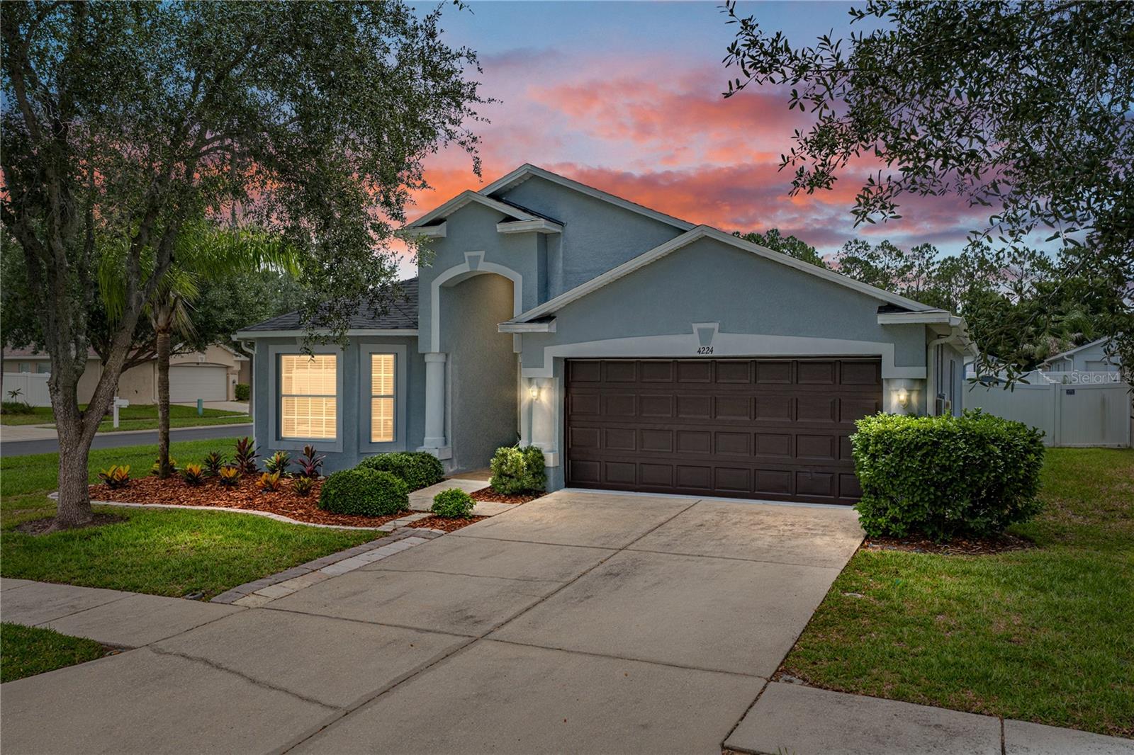 Single Family Residence in WESLEY CHAPEL, FL - Daniel Dourado