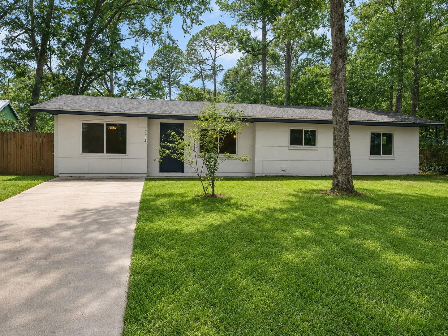 Single Family Residence in GAINESVILLE, FL - Daniel Dourado