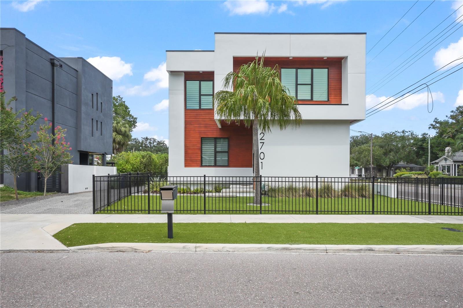 Single Family Residence in TAMPA, FL - Daniel Dourado