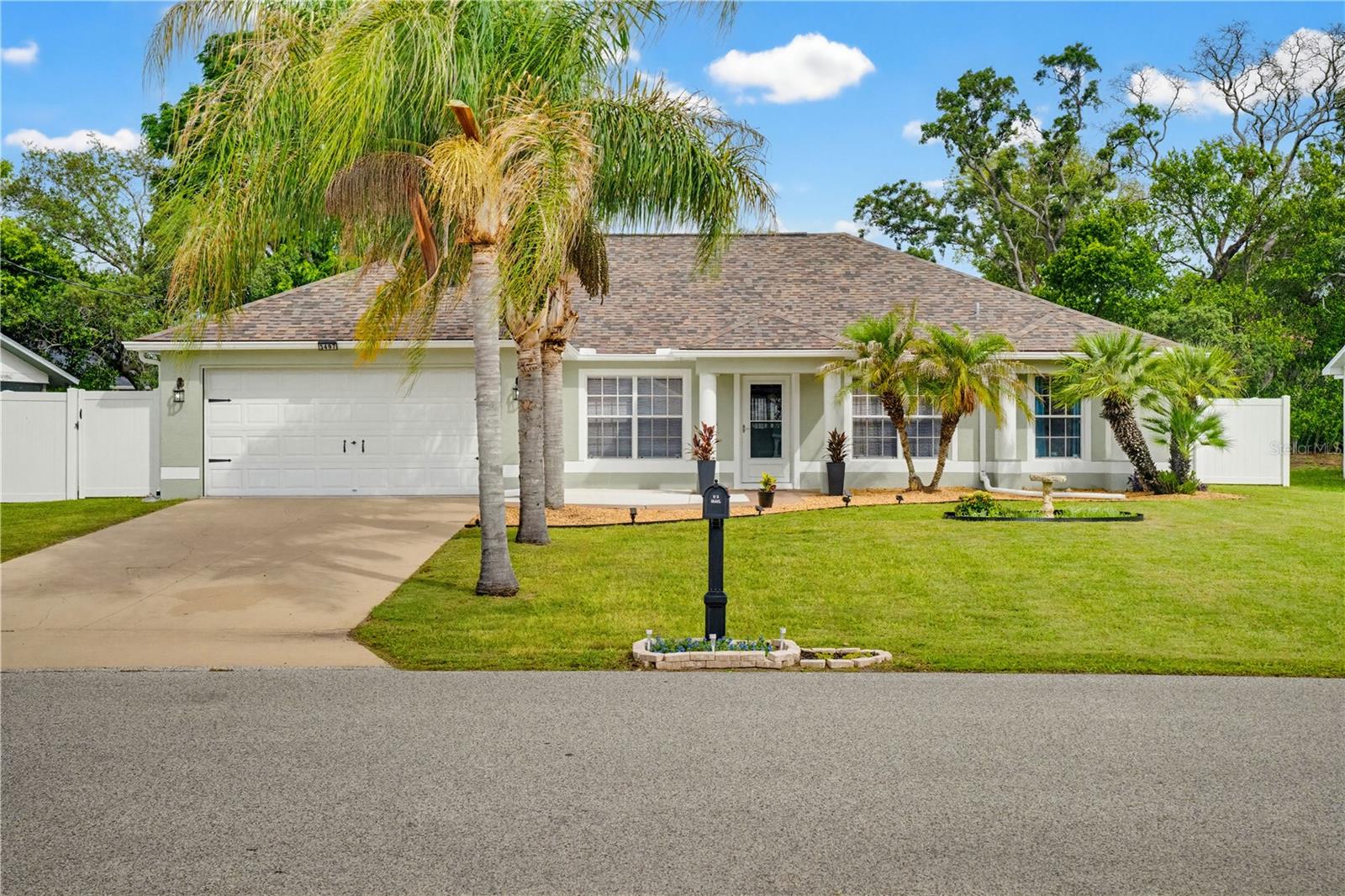 Single Family Residence em SPRING HILL, FL - Daniel Dourado