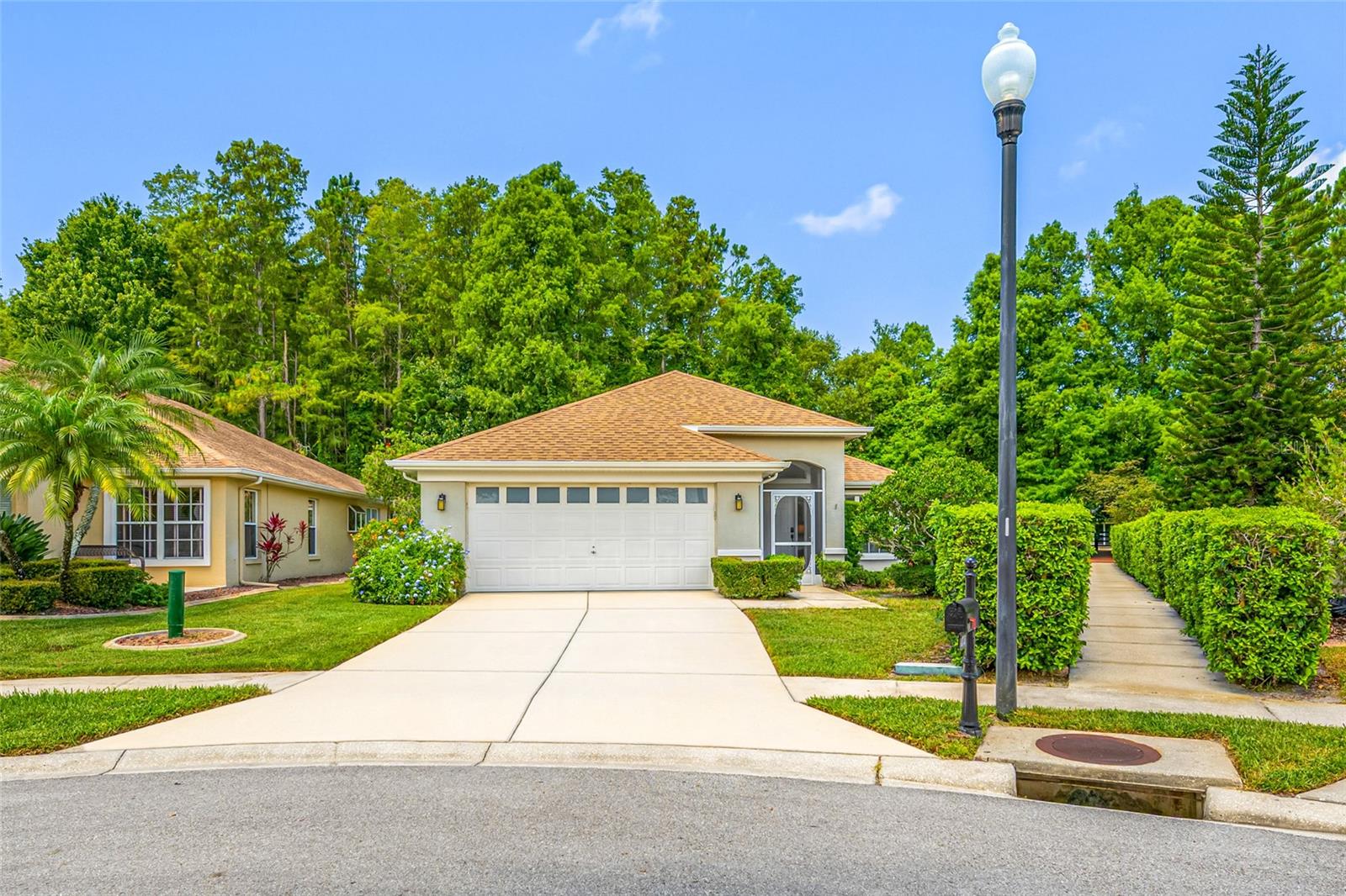 Single Family Residence in TRINITY, FL - Daniel Dourado