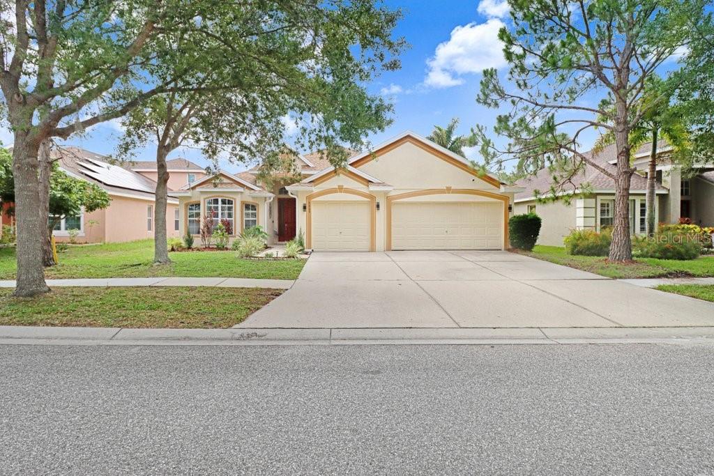 Single Family Residence em APOLLO BEACH, FL - Daniel Dourado