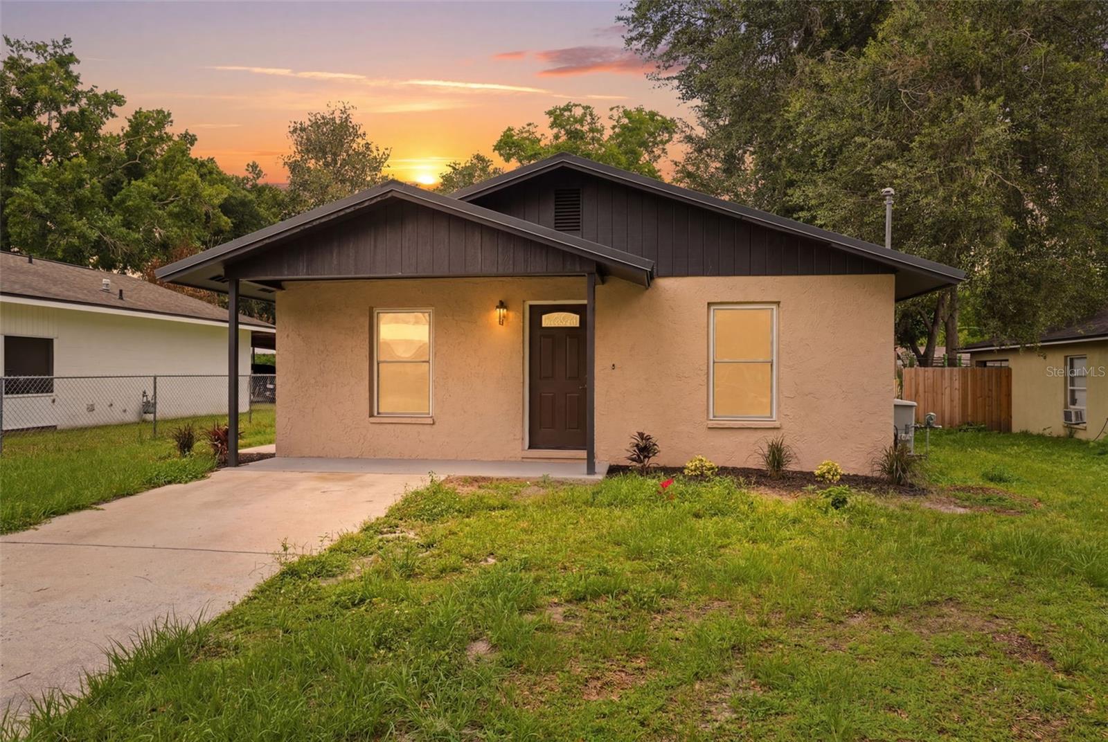 Single Family Residence em PLANT CITY, FL - Daniel Dourado