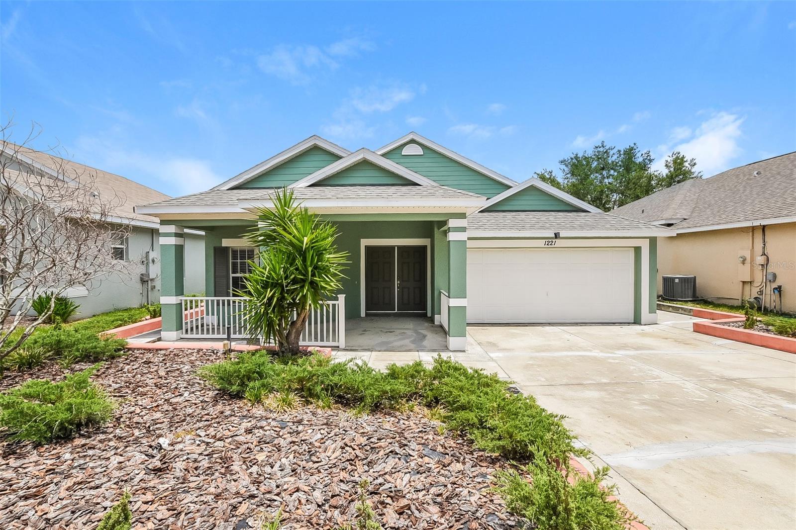 Single Family Residence in TAVARES, FL - Daniel Dourado