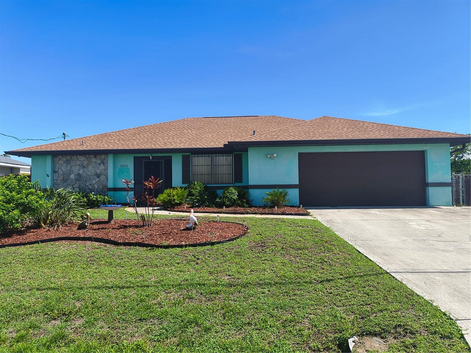 Single Family Residence em PORT CHARLOTTE, FL - Daniel Dourado