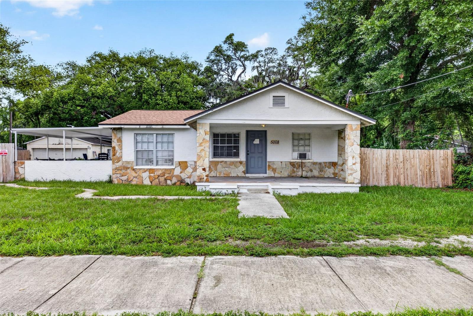 Single Family Residence in TAMPA, FL - Daniel Dourado
