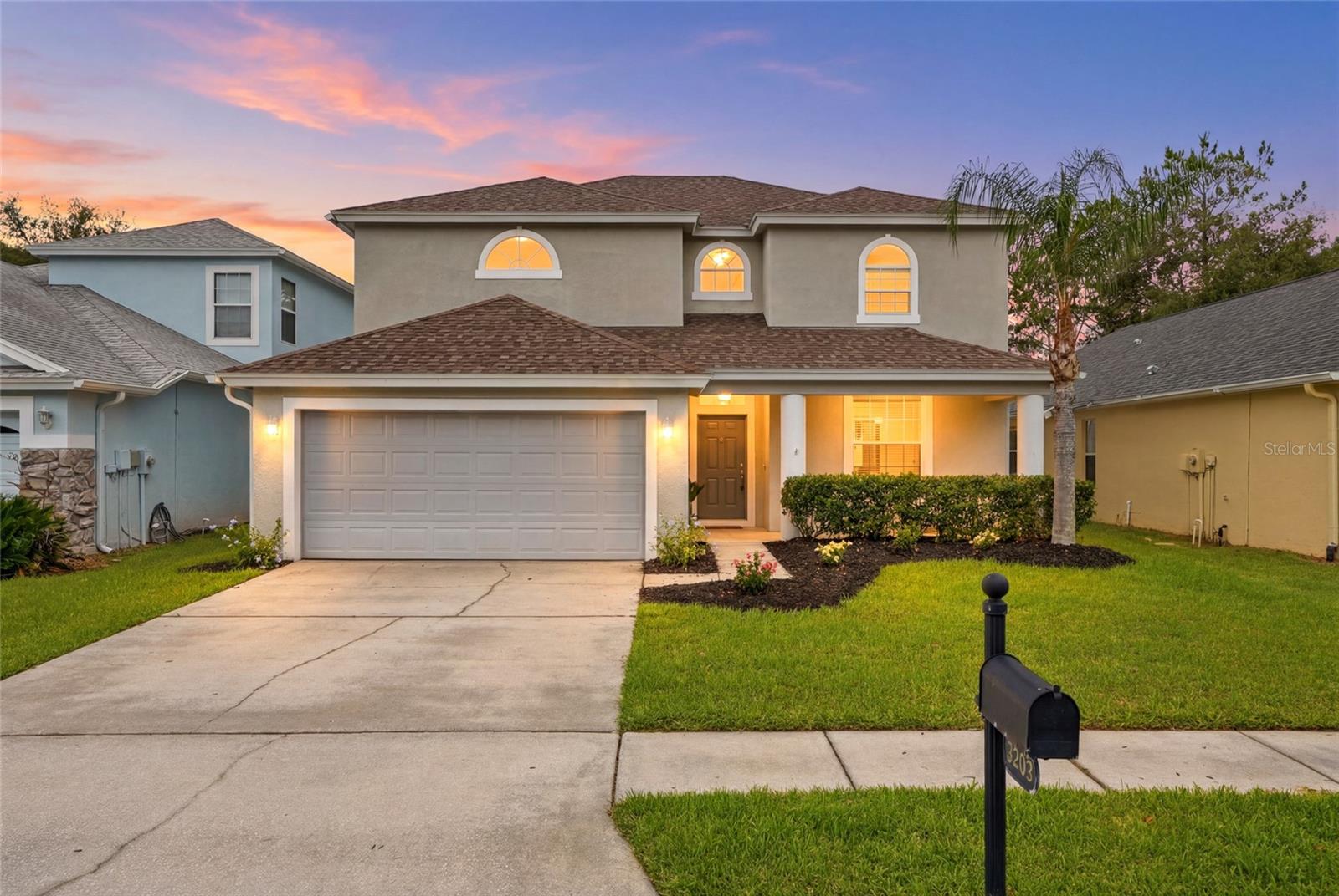 Single Family Residence in WESLEY CHAPEL, FL - Daniel Dourado