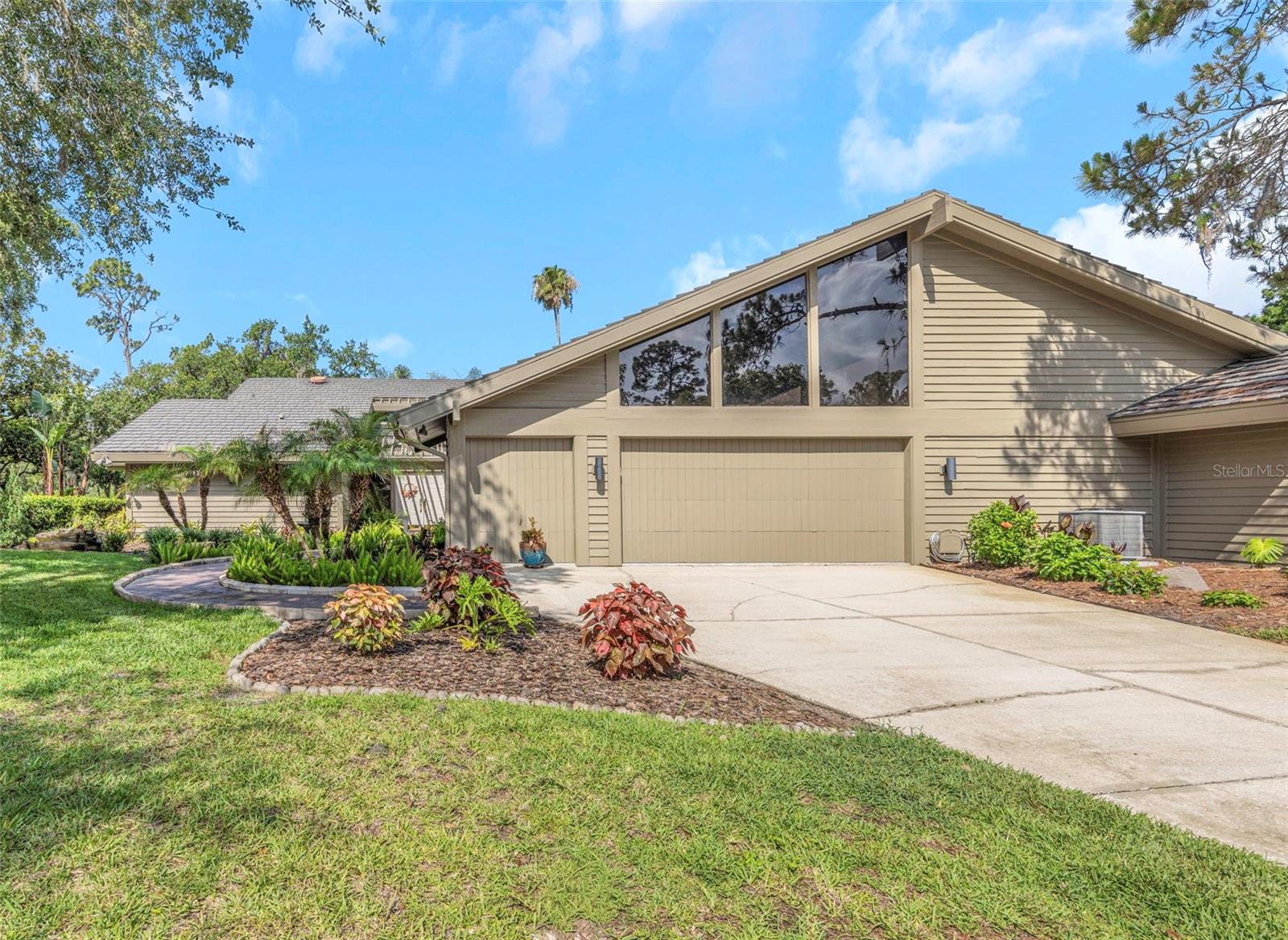 Single Family Residence in WESLEY CHAPEL, FL - Daniel Dourado
