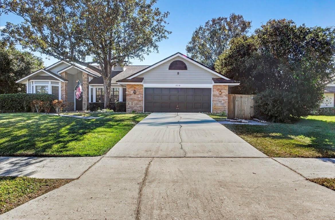 Single Family Residence in OVIEDO, FL - Daniel Dourado