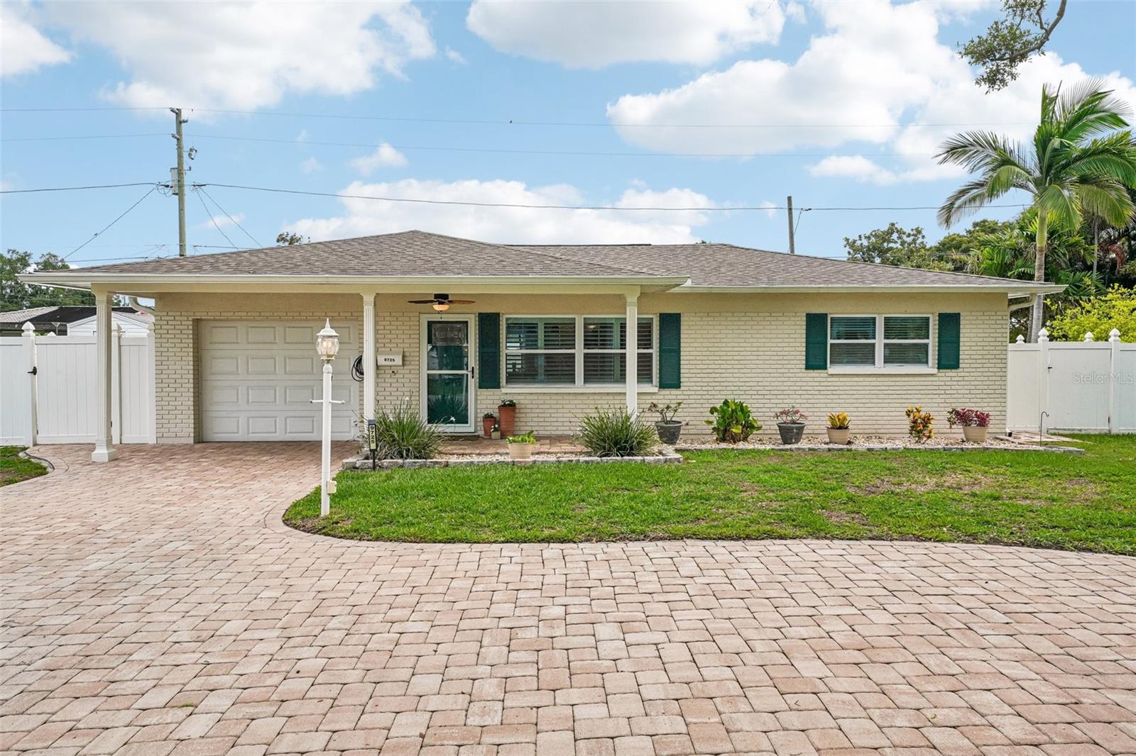 Single Family Residence em ST PETERSBURG, FL - Daniel Dourado