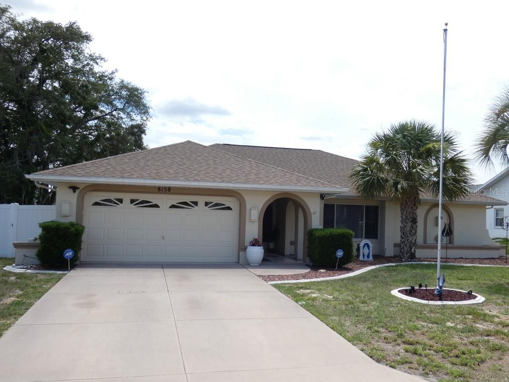 Single Family Residence em SPRING HILL, FL - Daniel Dourado
