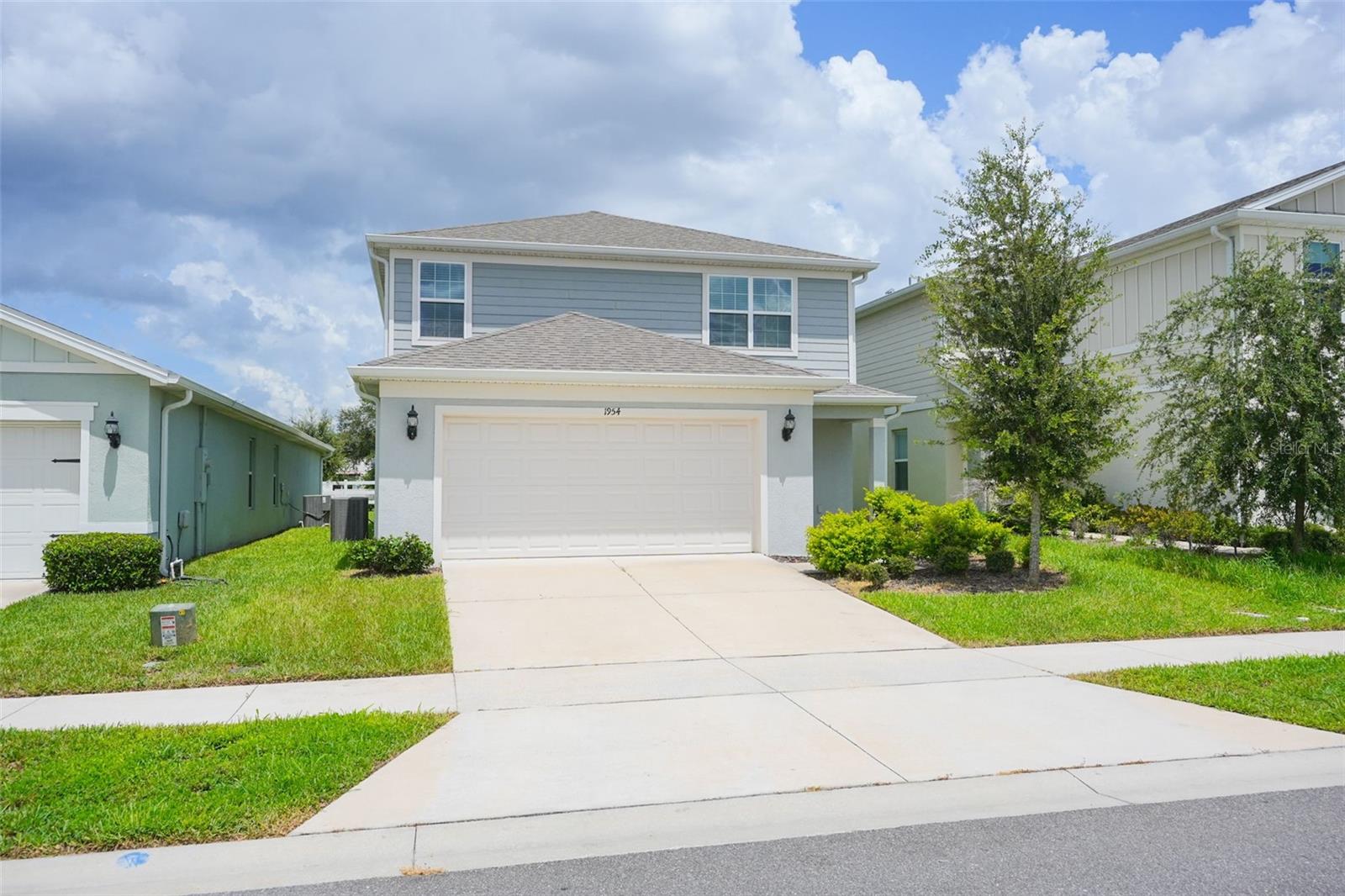 Single Family Residence in DAVENPORT, FL - Daniel Dourado