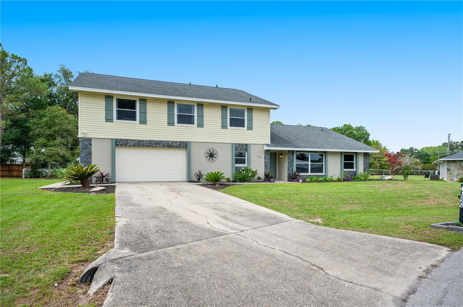 Single Family Residence in LAKELAND, FL - Daniel Dourado