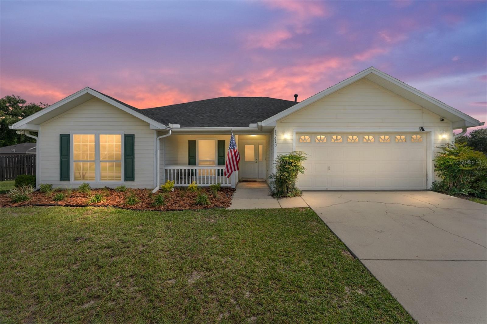 Single Family Residence em NEWBERRY, FL - Daniel Dourado