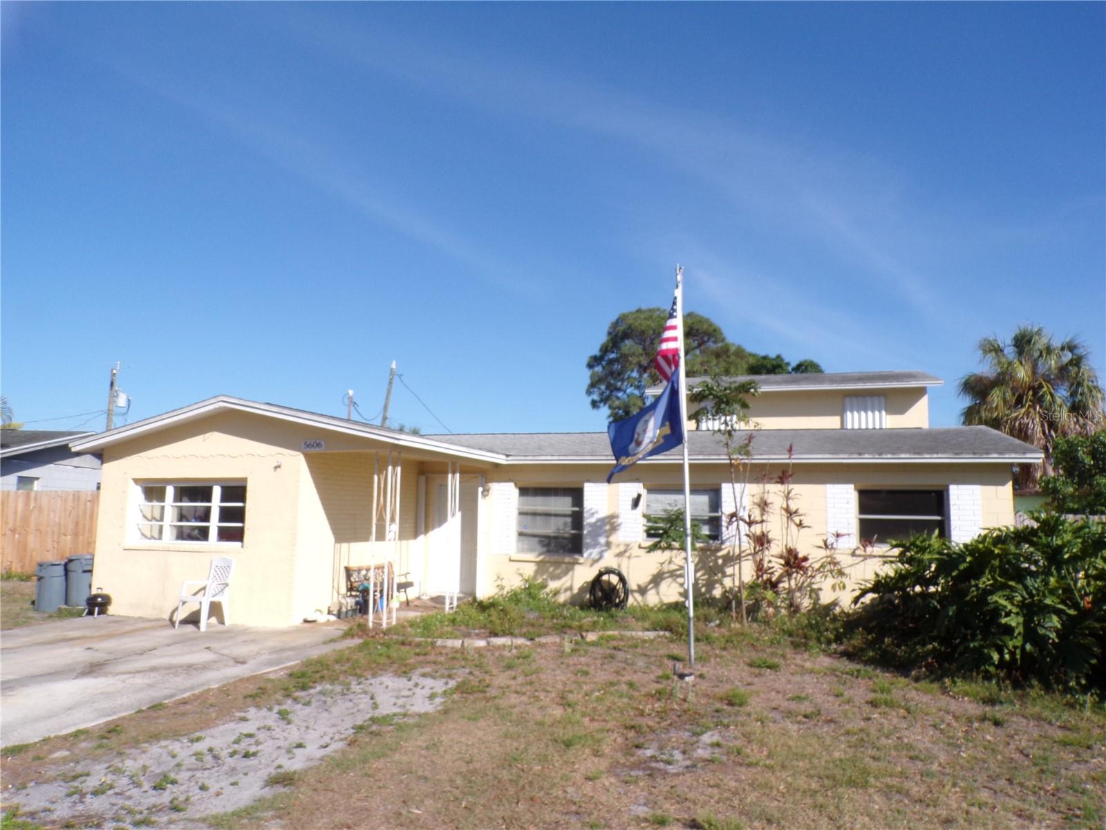 Single Family Residence em PINELLAS PARK, FL - Daniel Dourado