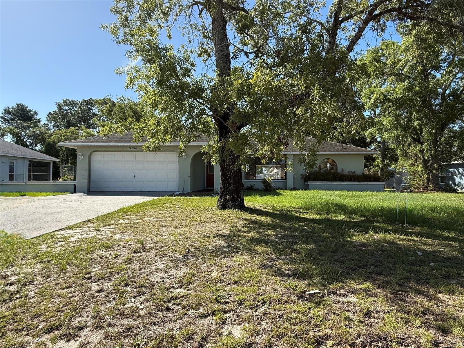 Single Family Residence em SPRING HILL, FL - Daniel Dourado