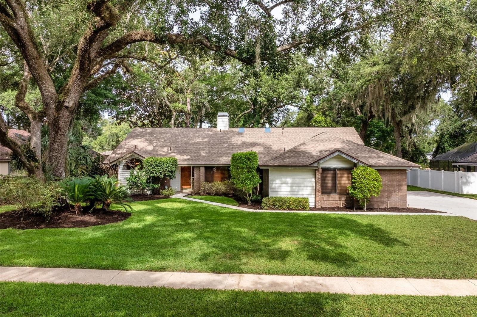 Single Family Residence em WINTER SPRINGS, FL - Daniel Dourado