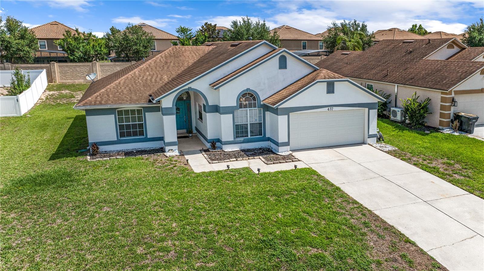 Single Family Residence in DAVENPORT, FL - Daniel Dourado