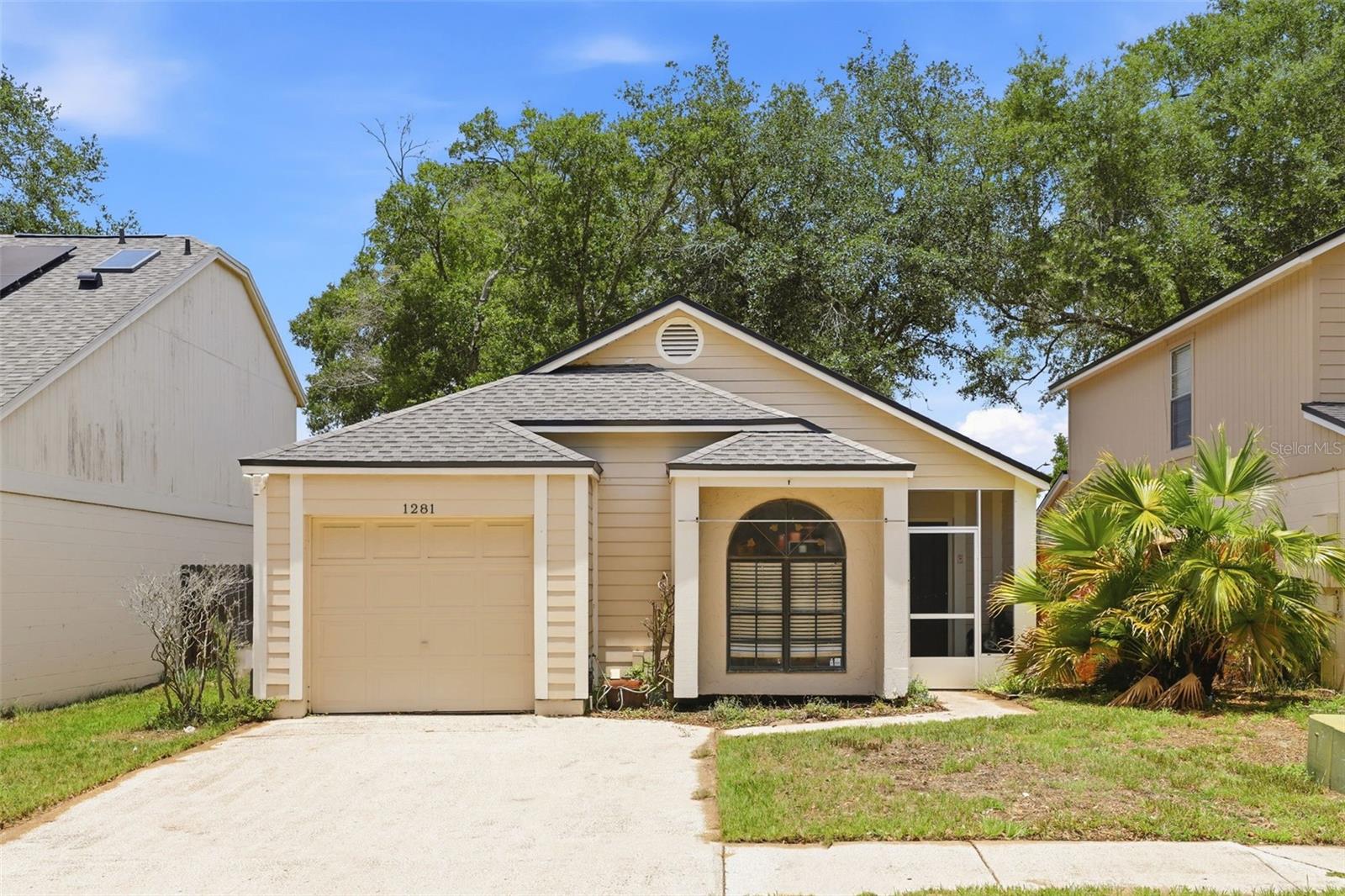 Single Family Residence in APOPKA, FL - Daniel Dourado