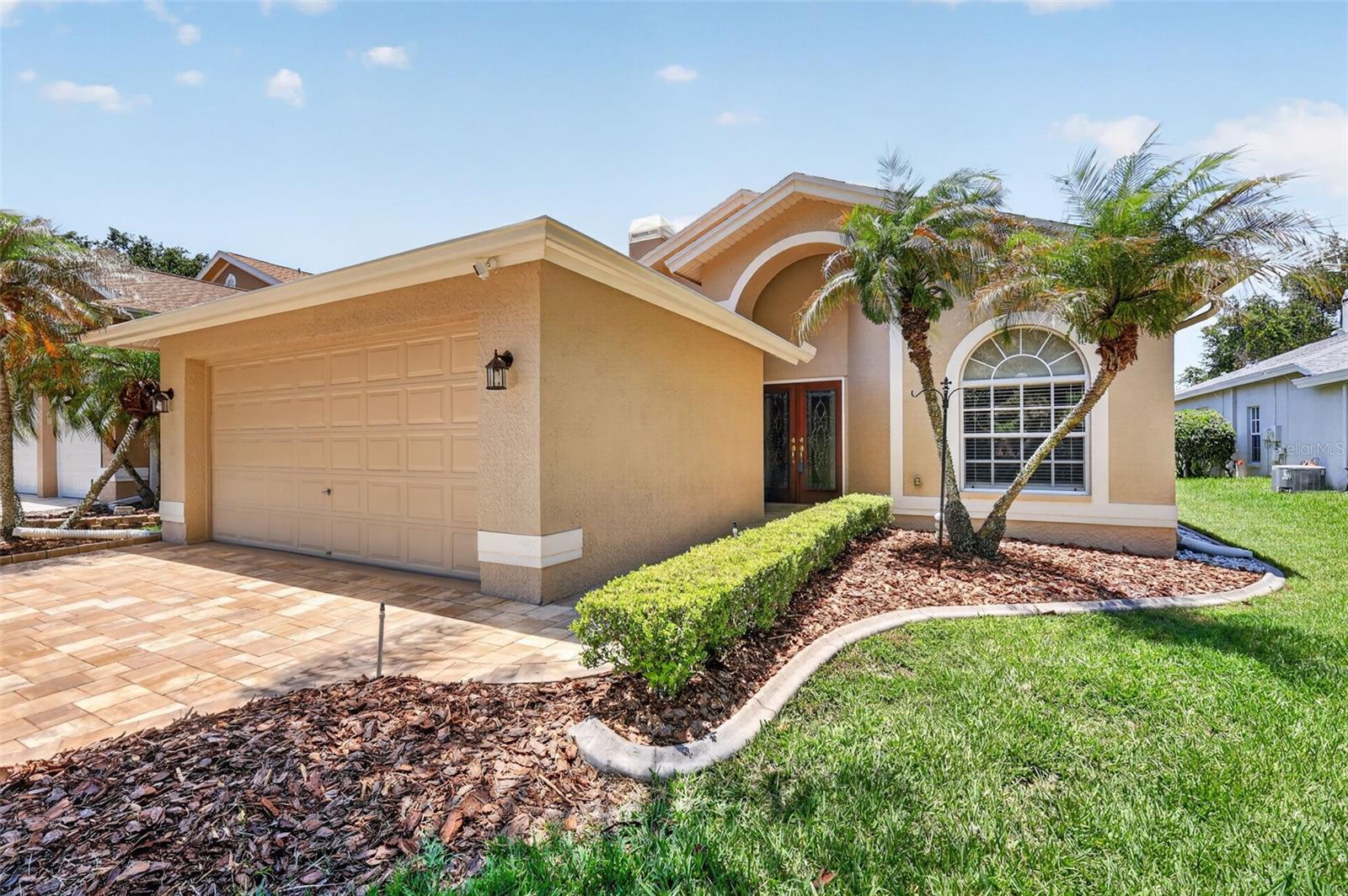 Single Family Residence em OLDSMAR, FL - Daniel Dourado