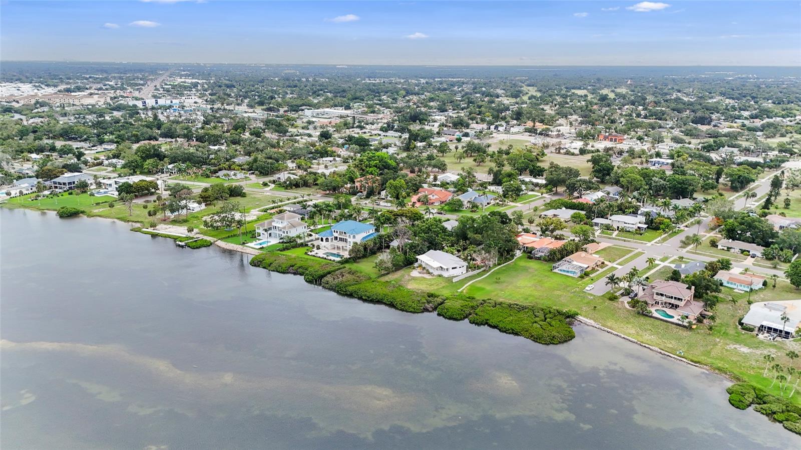 Single Family Residence in SARASOTA, FL - Daniel Dourado