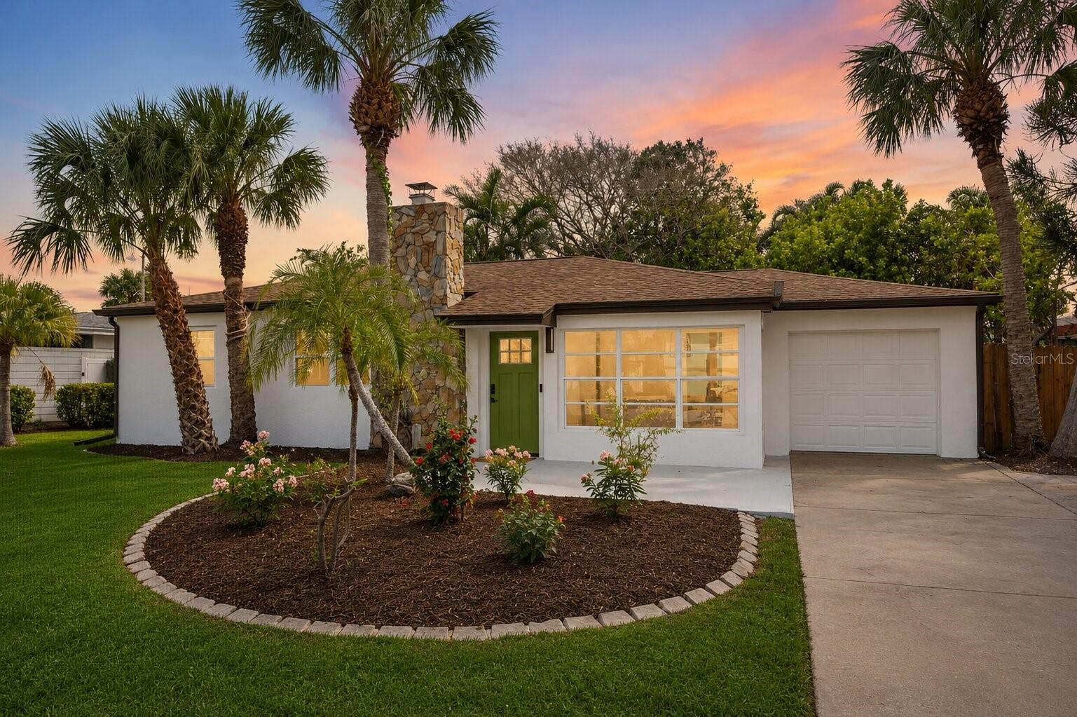 Single Family Residence em BELLEAIR BEACH, FL - Daniel Dourado