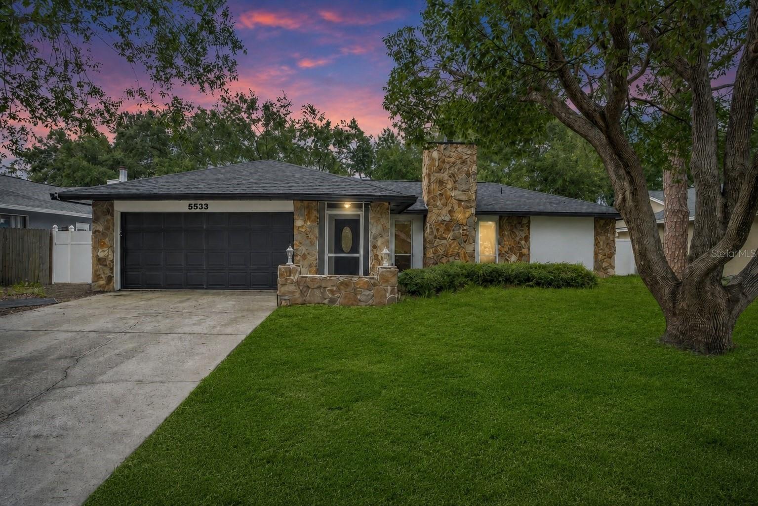 Single Family Residence in TAMPA, FL - Daniel Dourado