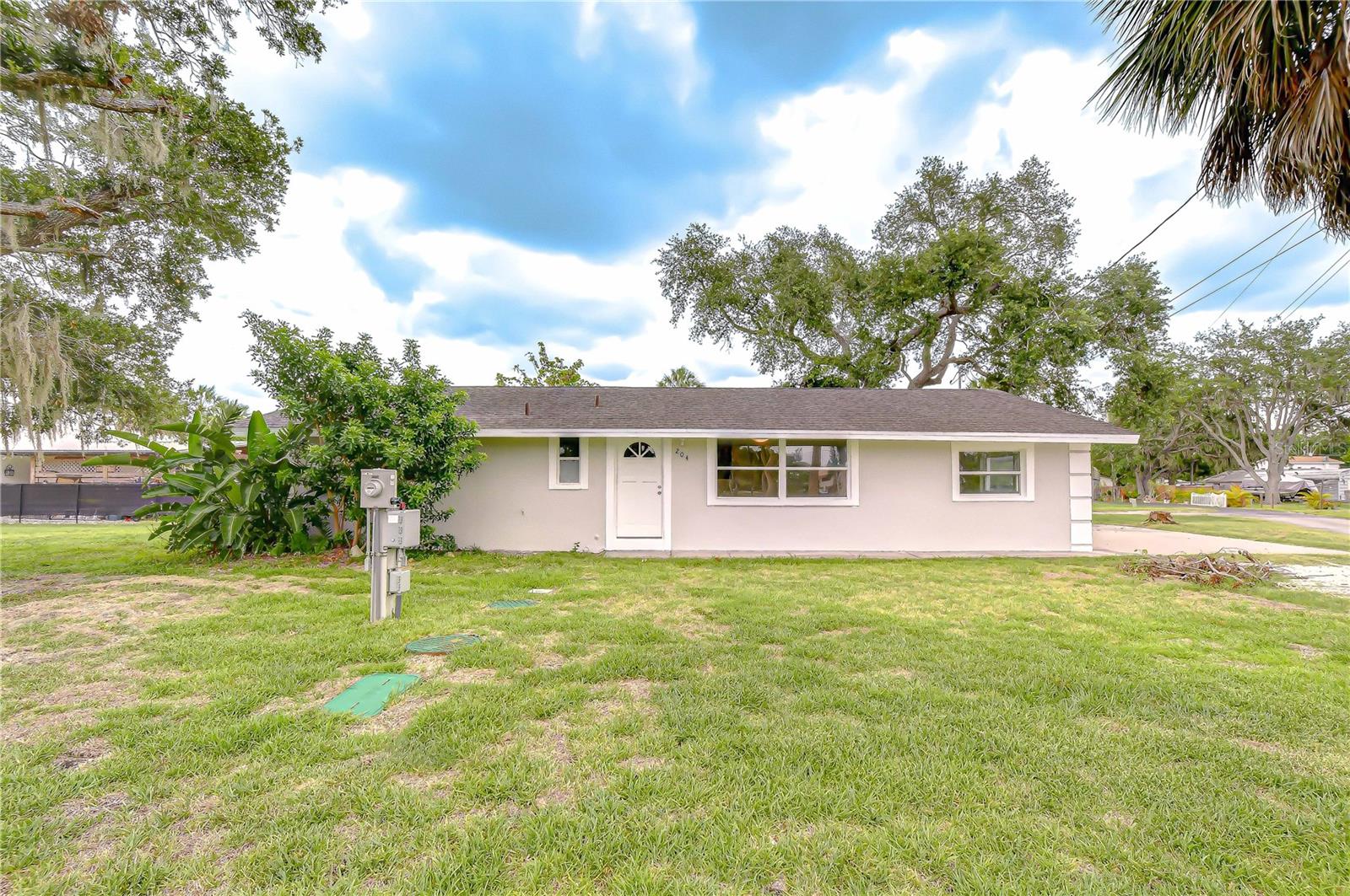 Single Family Residence in RUSKIN, FL - Daniel Dourado