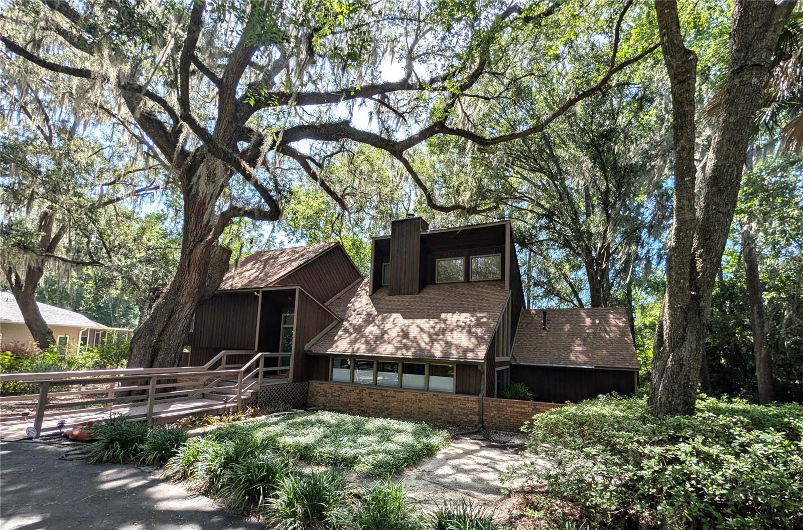 Single Family Residence in GAINESVILLE, FL - Daniel Dourado