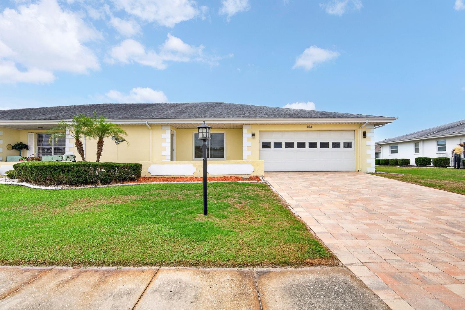 Single Family Residence in SUN CITY CENTER, FL - Daniel Dourado