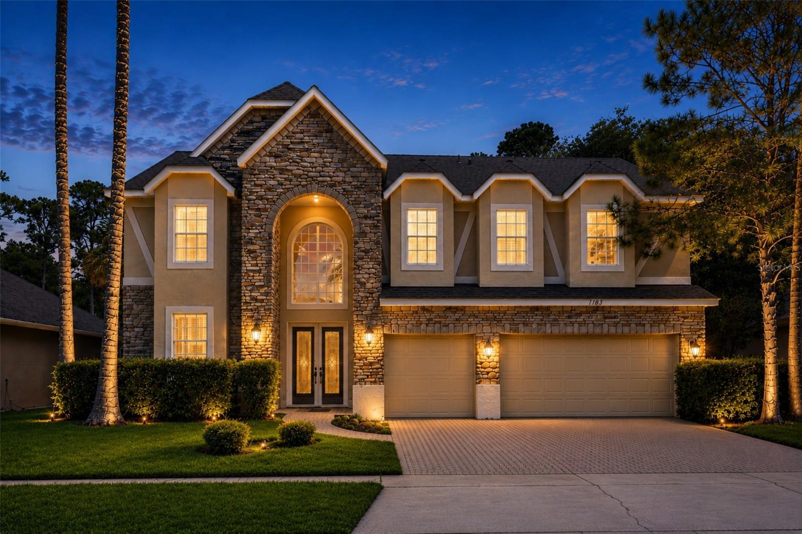 Single Family Residence in ORLANDO, FL - Daniel Dourado