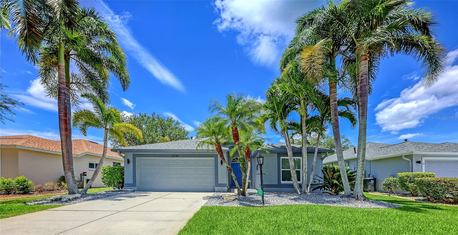 Single Family Residence in SARASOTA, FL - Daniel Dourado
