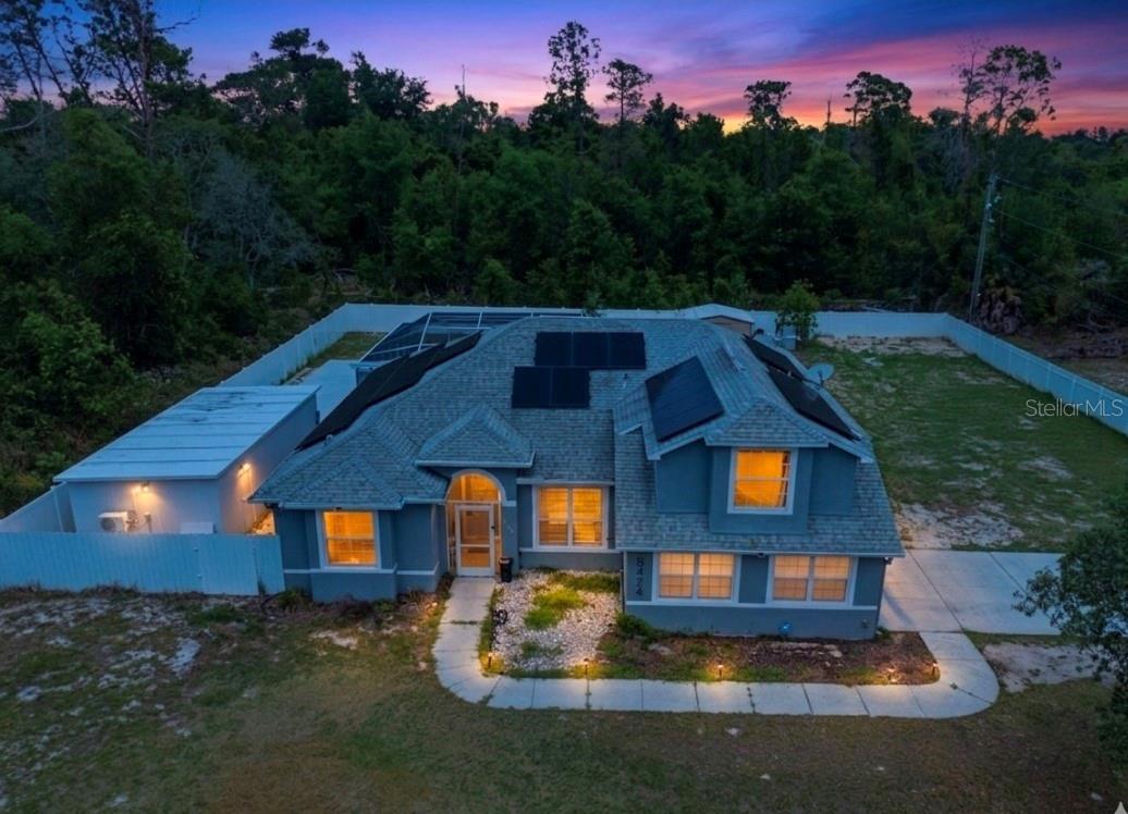 Single Family Residence em WEEKI WACHEE, FL - Daniel Dourado