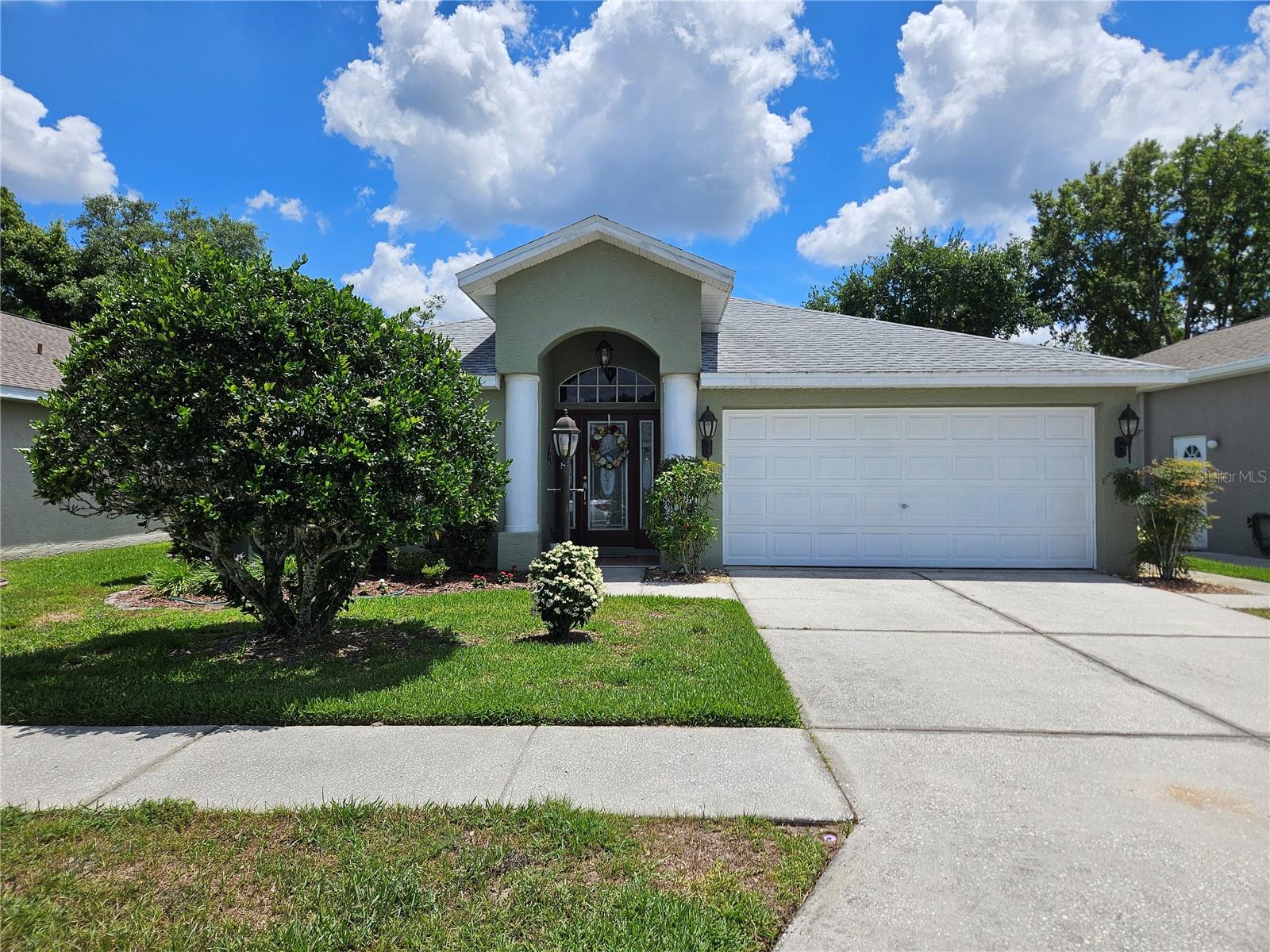 Single Family Residence in NEW PORT RICHEY, FL - Daniel Dourado