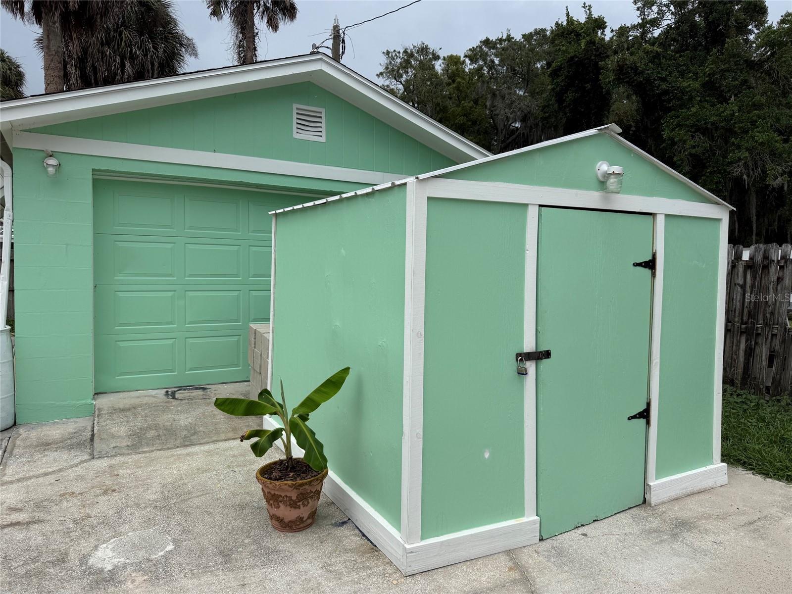 Single Family Residence in NEW PORT RICHEY, FL - Daniel Dourado