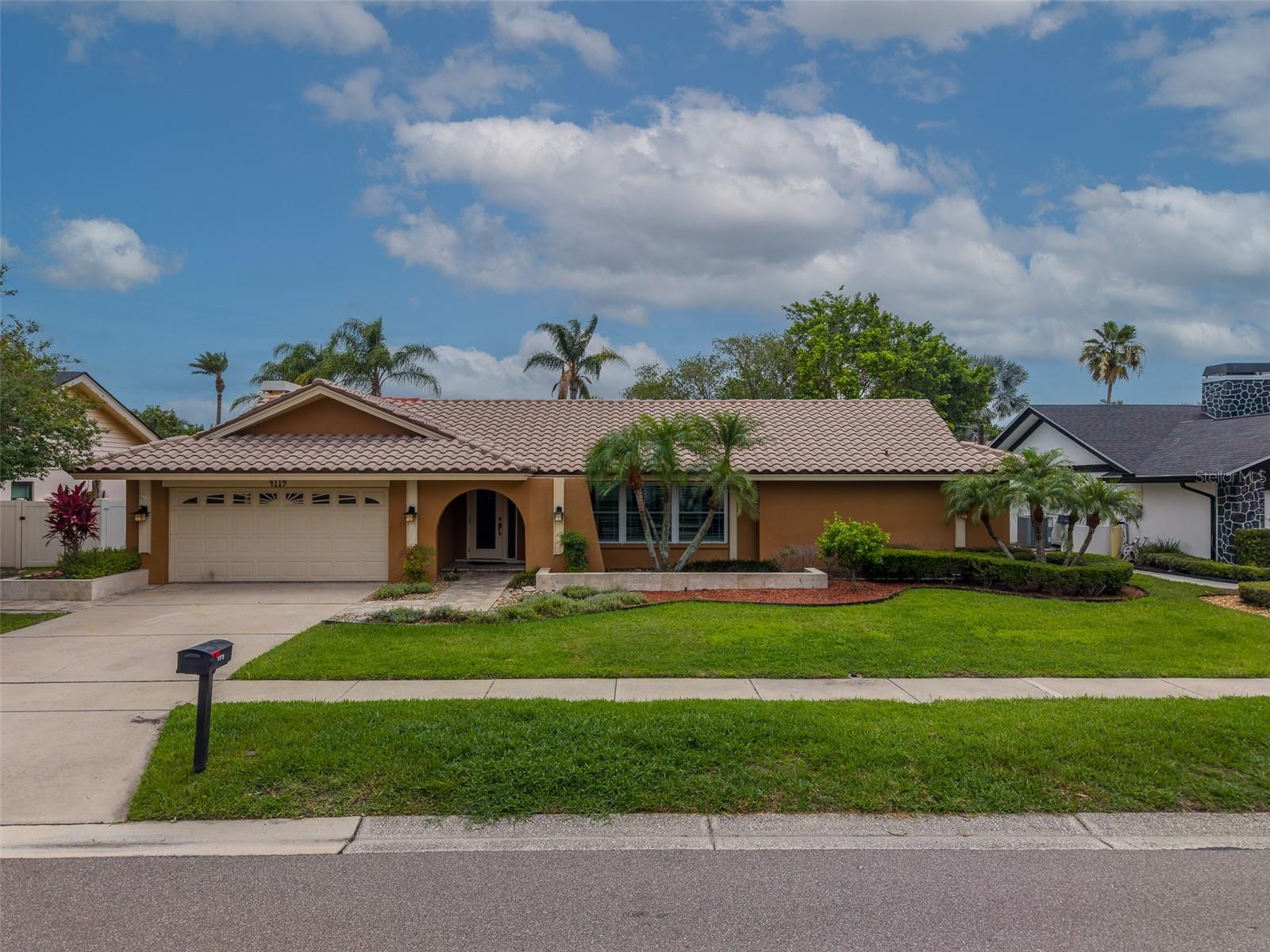 Single Family Residence in TAMPA, FL - Daniel Dourado