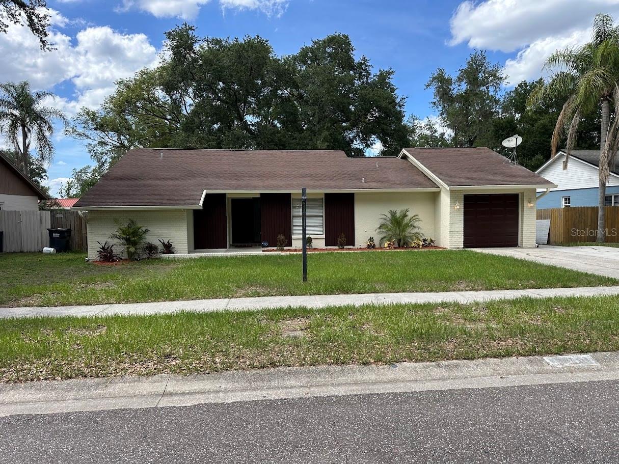 Single Family Residence em LUTZ, FL - Daniel Dourado